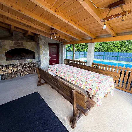 Grmec Lodge Podgradina